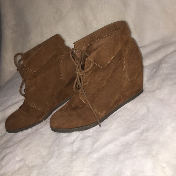 brown heeled booties - Picture 2 of 2